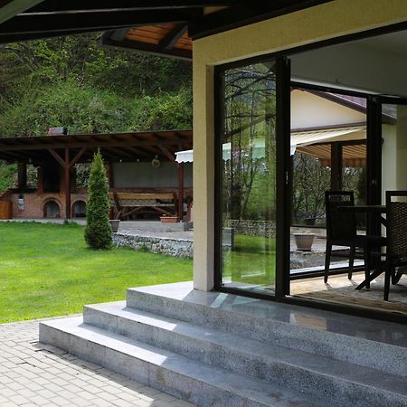 Pensiunea Tudor Breaza Экстерьер фото